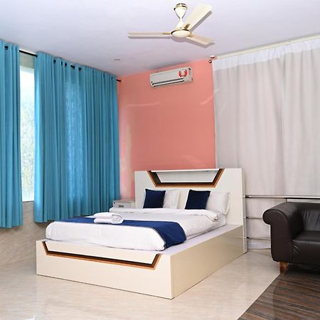 Airport Residency Hotell Devanahalli Exteriör bild