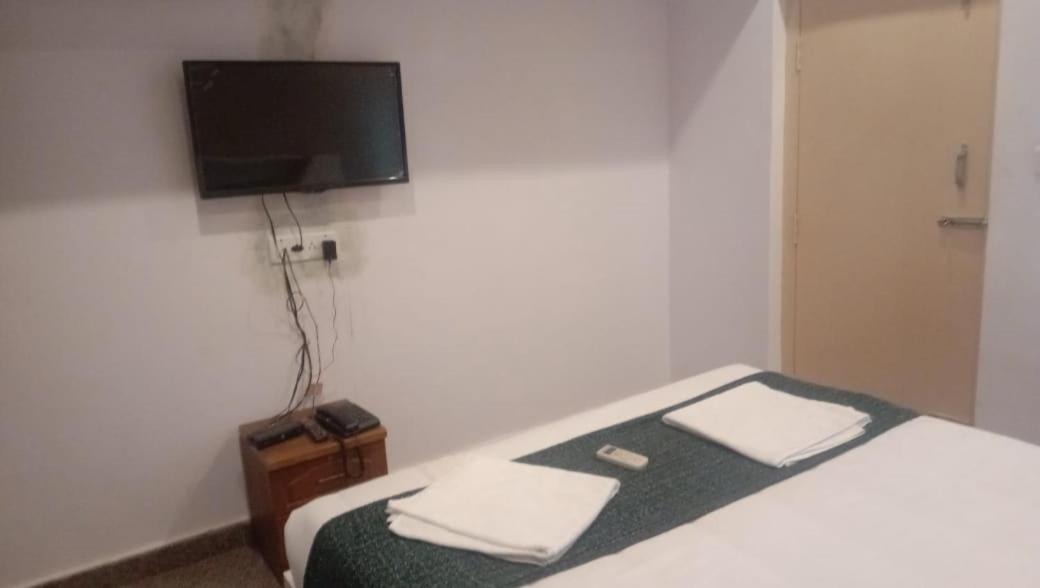 Airport Residency Hotell Devanahalli Exteriör bild