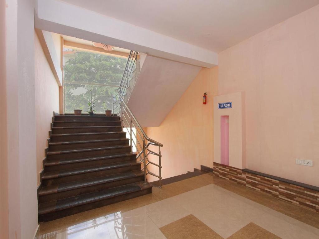 Airport Residency Hotell Devanahalli Exteriör bild